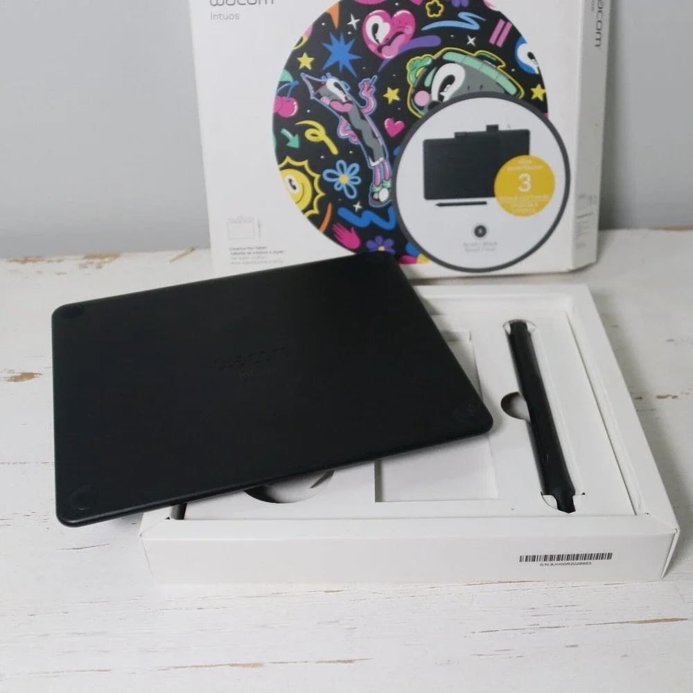Wacom Intuos CTL-4100 Small Drawing Tablet - Black​​
